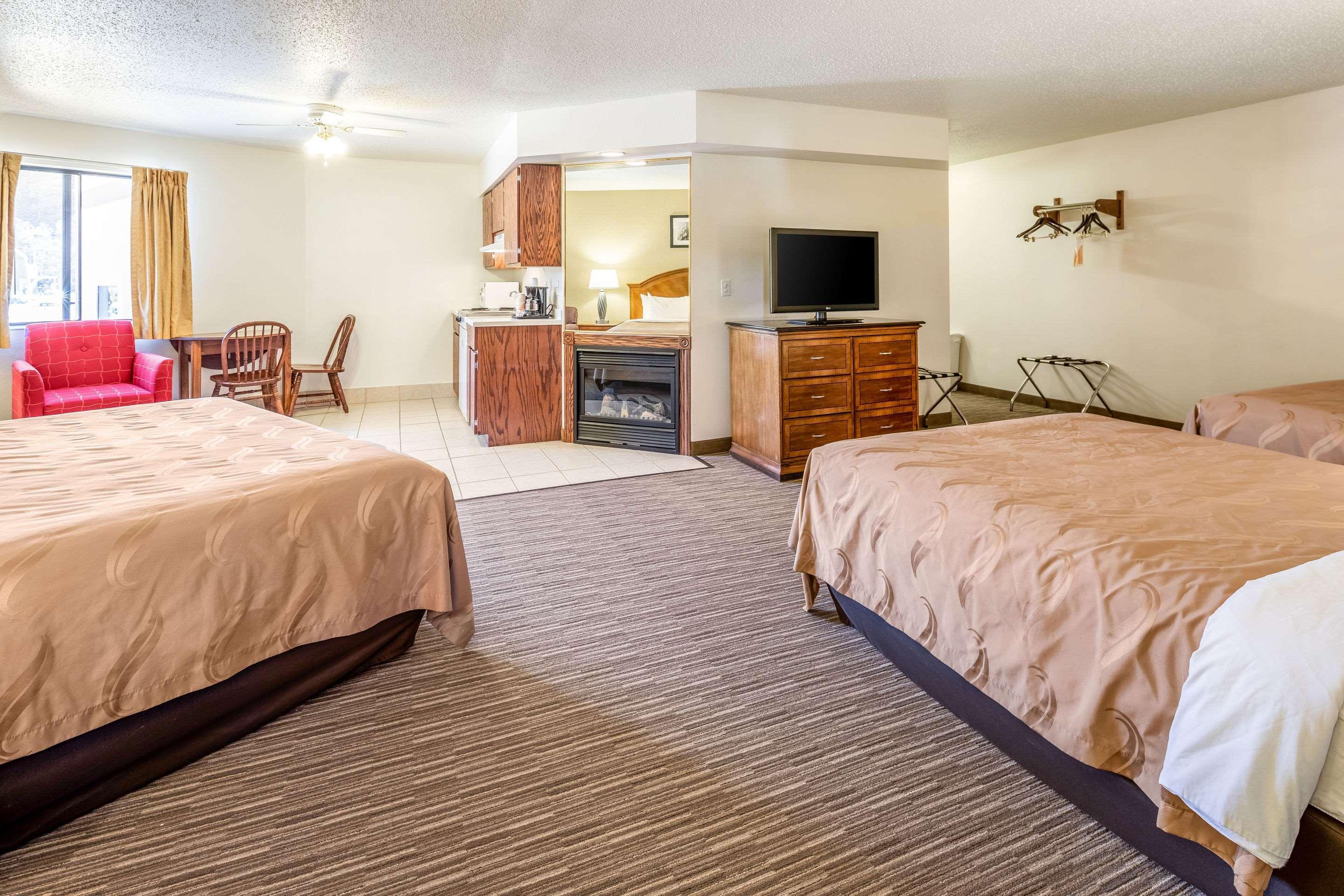 Quality Inn Keystone Near Mount Rushmore מראה חיצוני תמונה