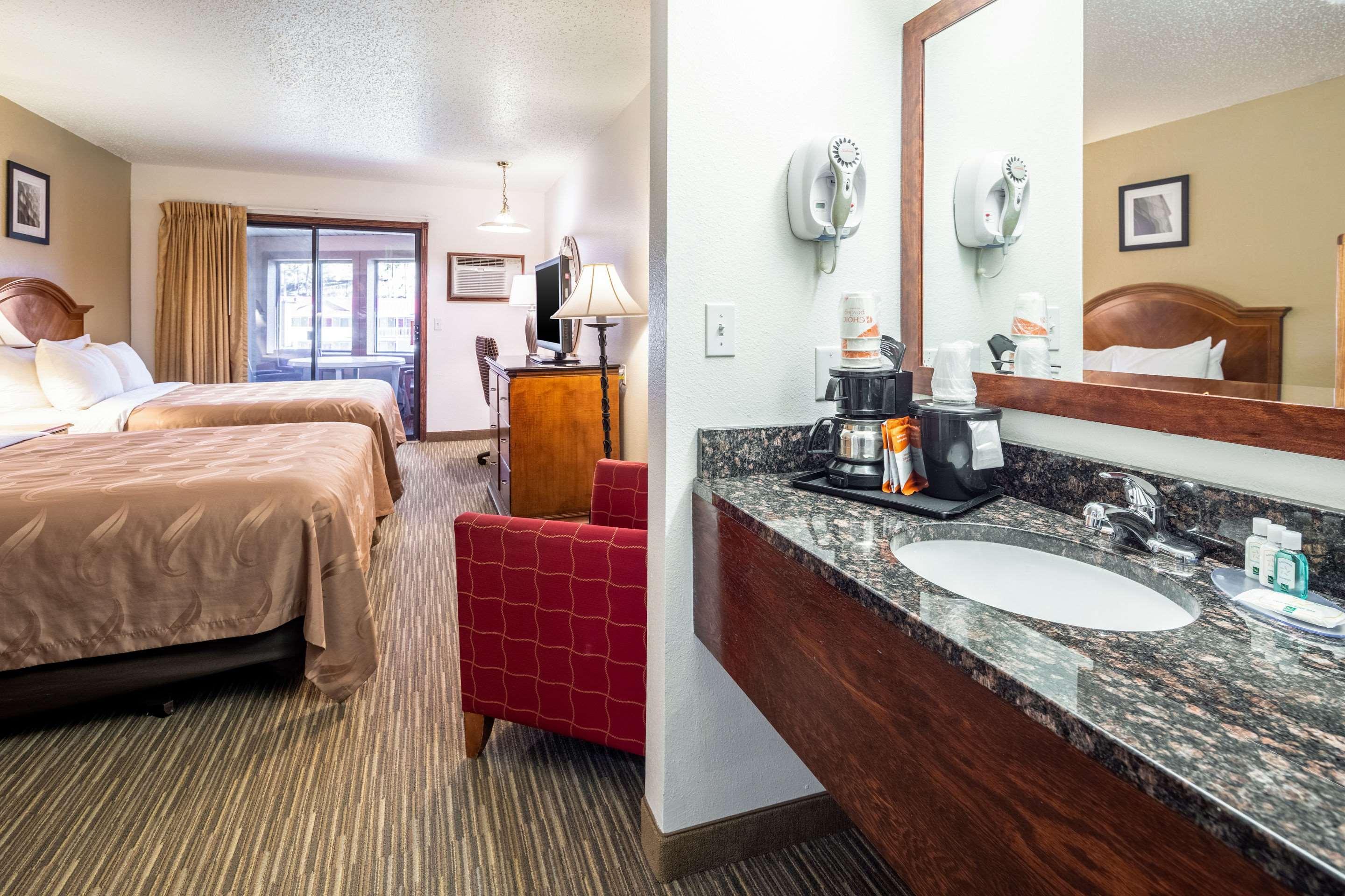 Quality Inn Keystone Near Mount Rushmore מראה חיצוני תמונה