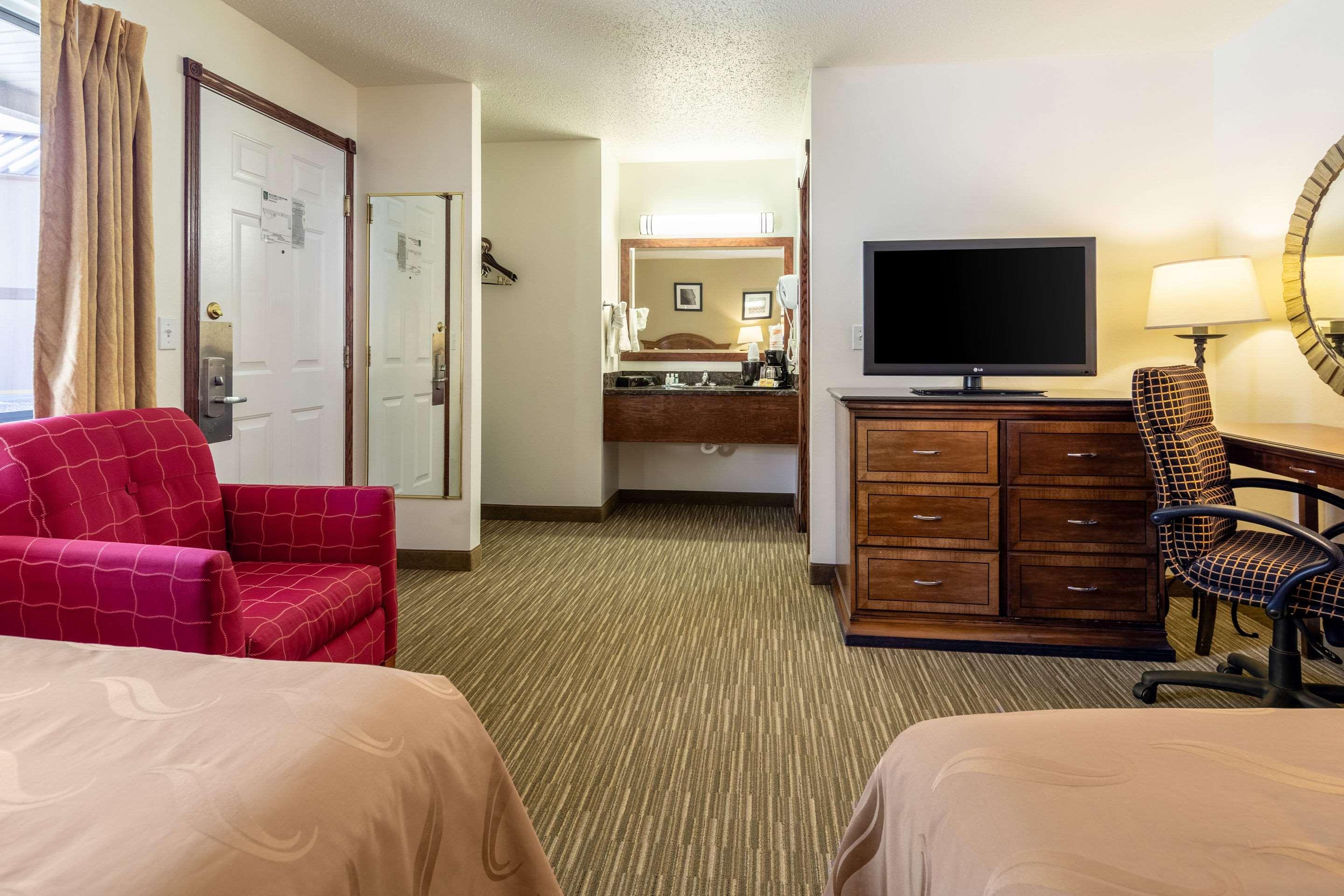 Quality Inn Keystone Near Mount Rushmore מראה חיצוני תמונה