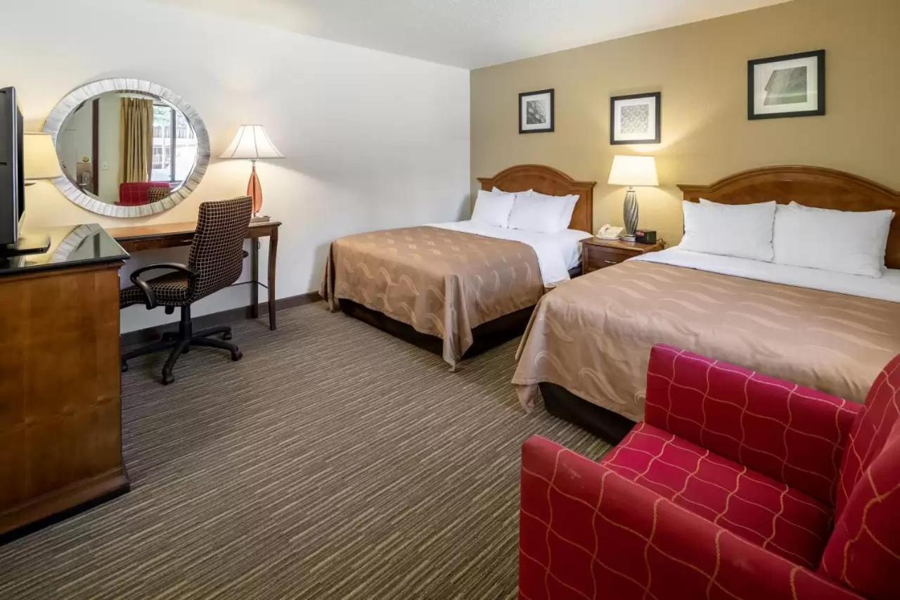 Quality Inn Keystone Near Mount Rushmore מראה חיצוני תמונה